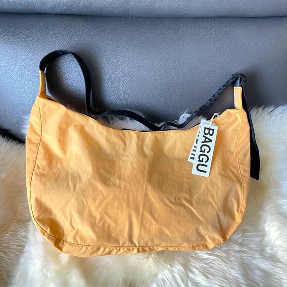 NWT Baggu Large Nylon Crescent Bag - Mango - Picture 2 of 6